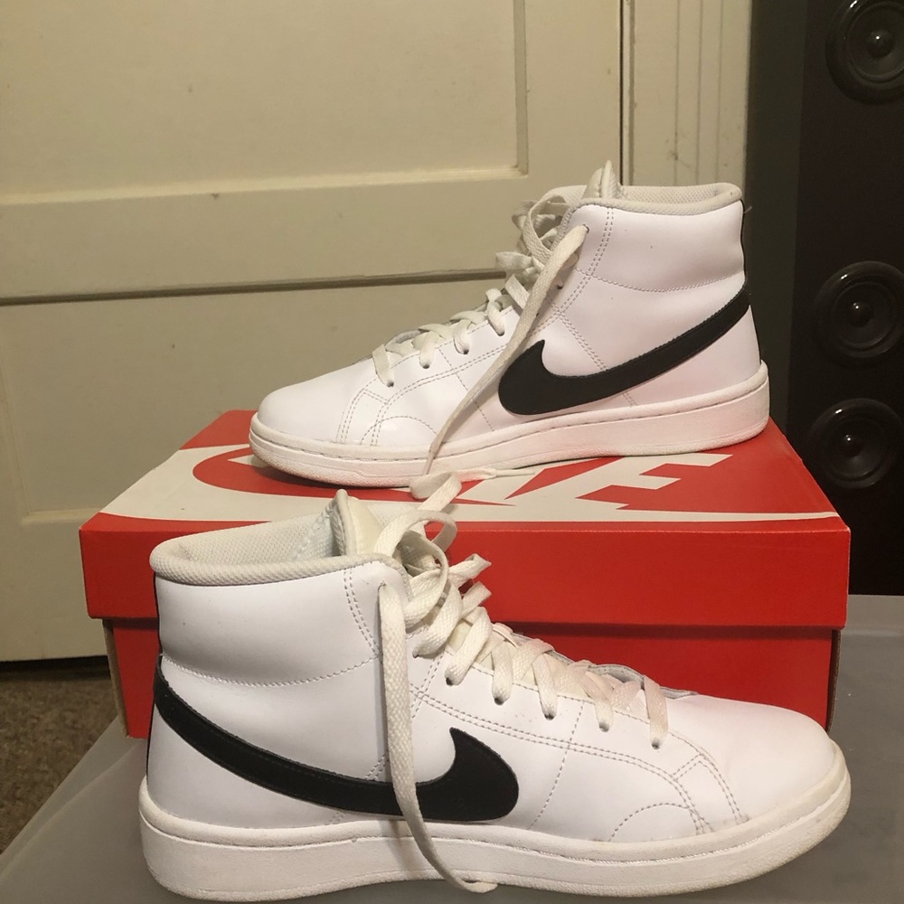 Men’s Nike Court Royale 2 Mid